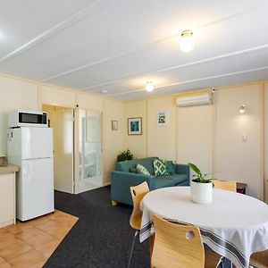 Deluxe One-Bedroom Apartment